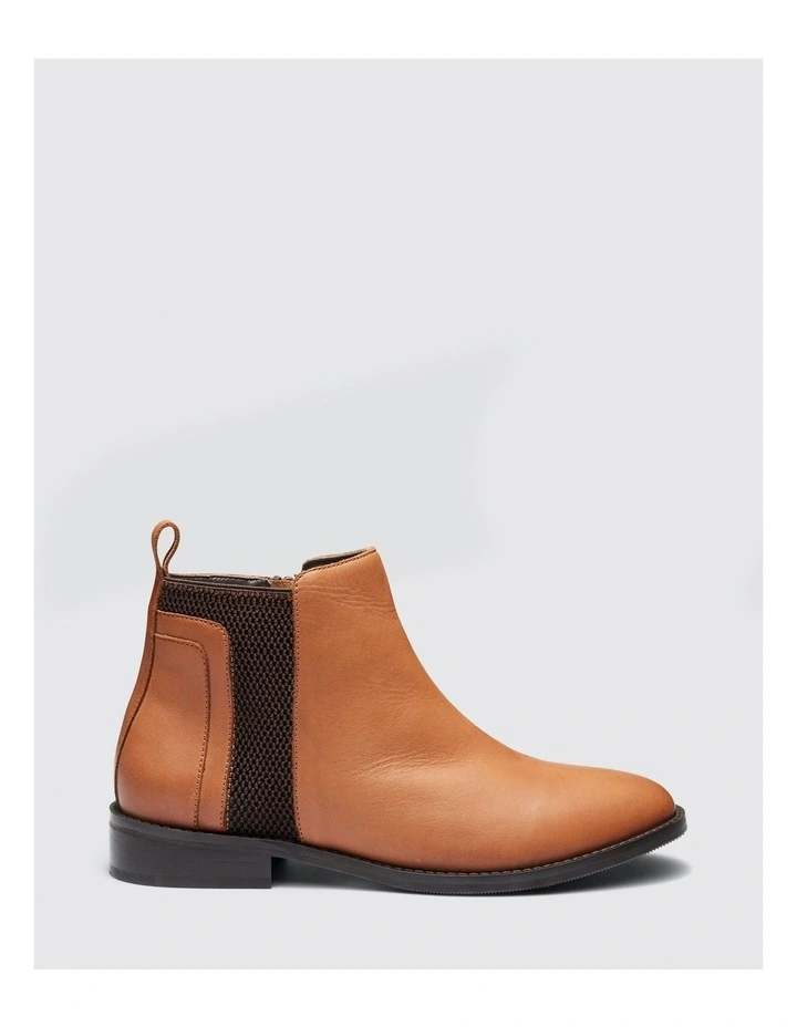 Taco Boots in Tan