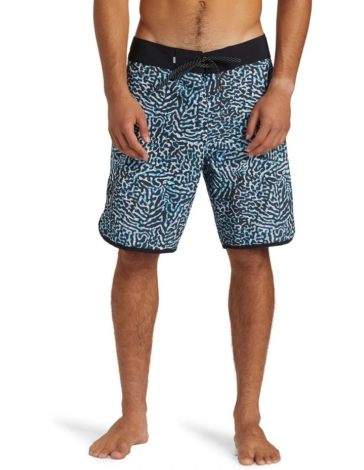 Highline Scallop 19 Boardshorts in Swedish Blue