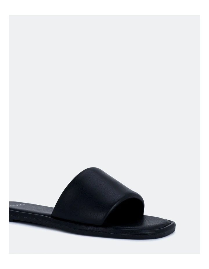 Solano Slides in Black