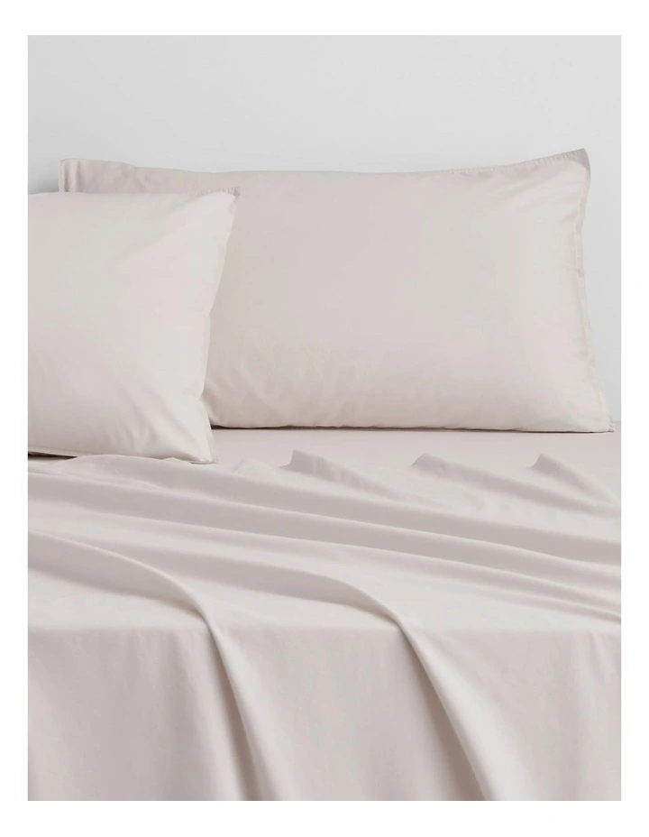 Bayley Washed Percale Fitted Sheet in Pebble