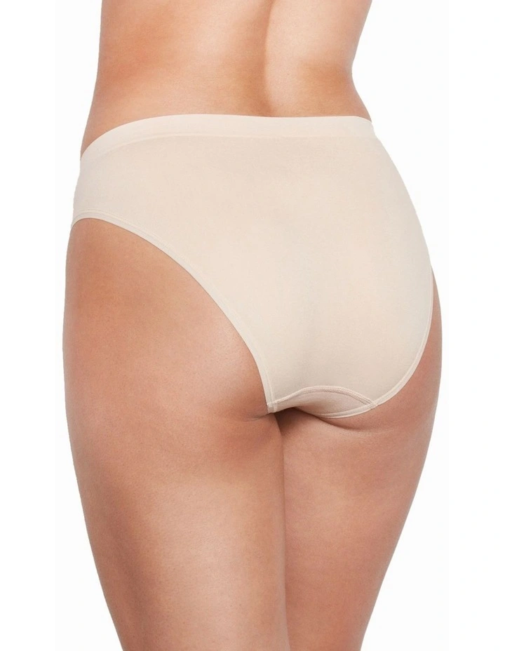 Seamless High Cut Brief in Latte