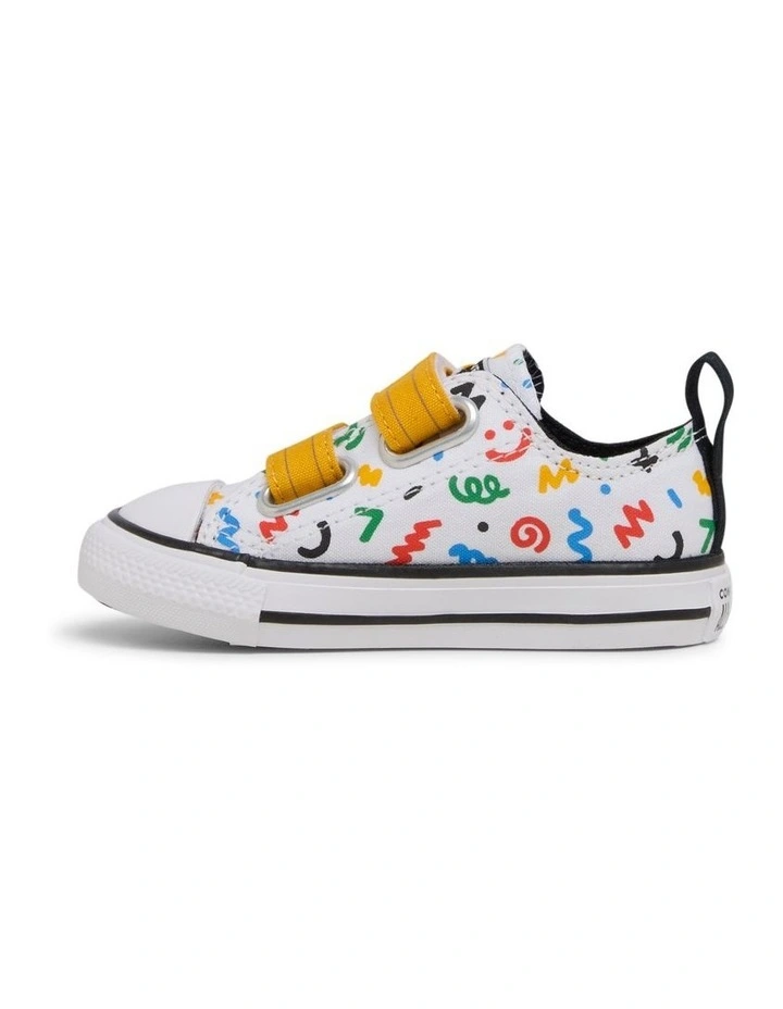 Chuck Taylor All Star 2V Polka Doodle Infant Sneakers in Multi
