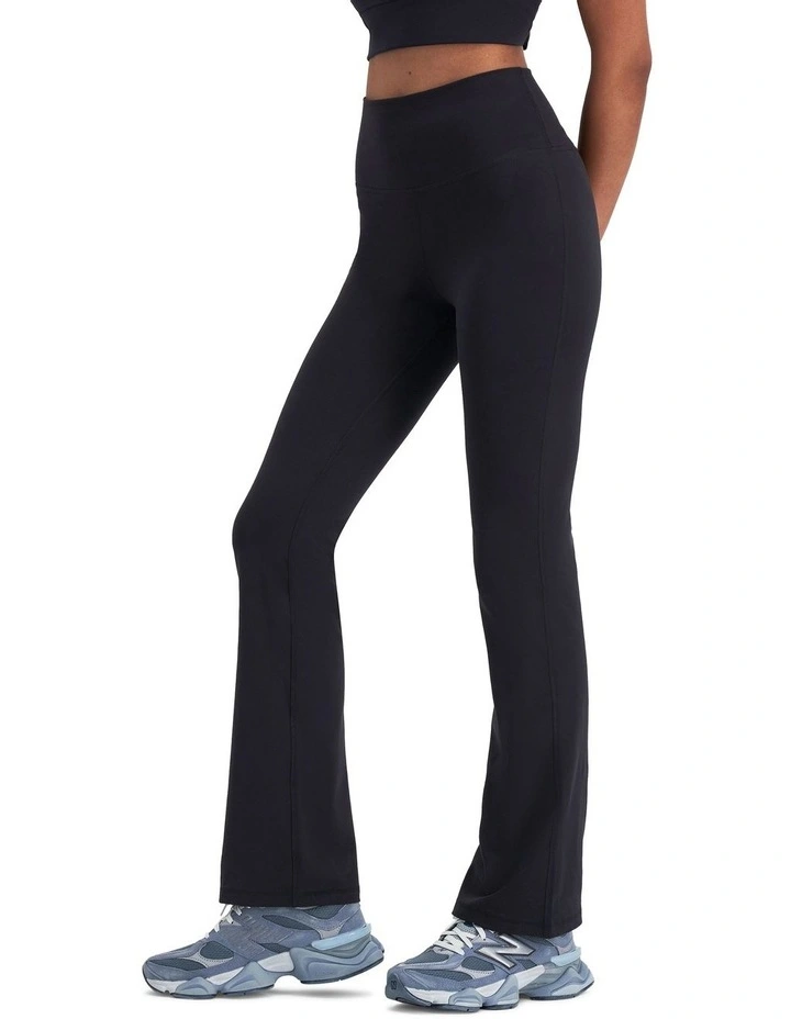 Move Straight Leg Pant in Nu Black