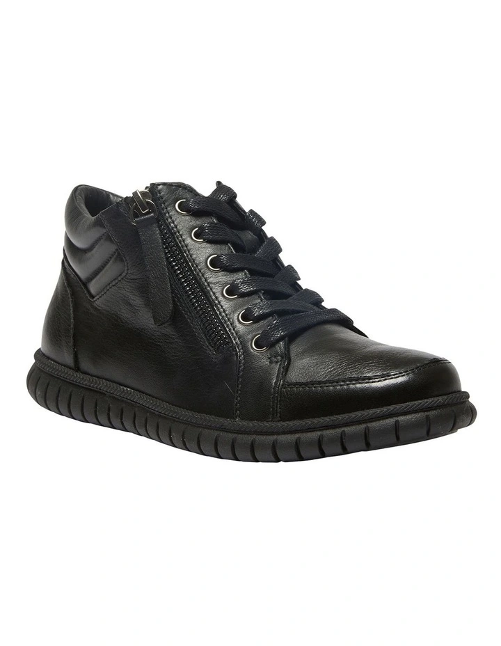 Fable Boots in Black Leather
