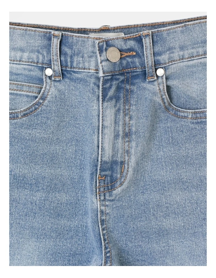 High Rise Mom Jean in Light Wash