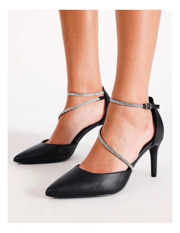 Noelle Heeled Shoe in Black