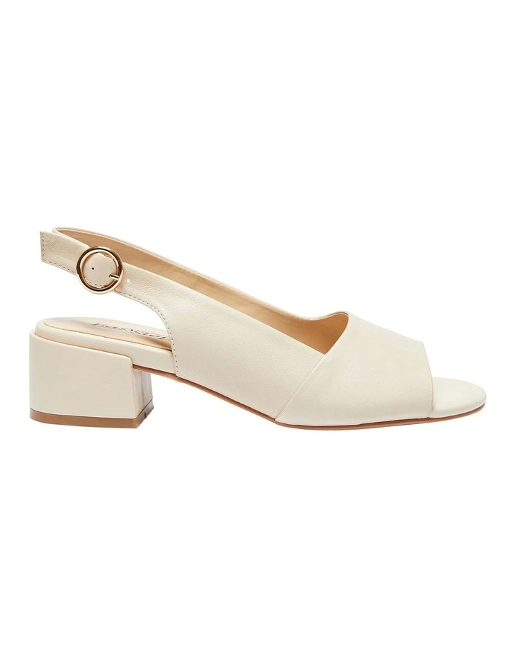 Macy Sandals in Neutral Leather