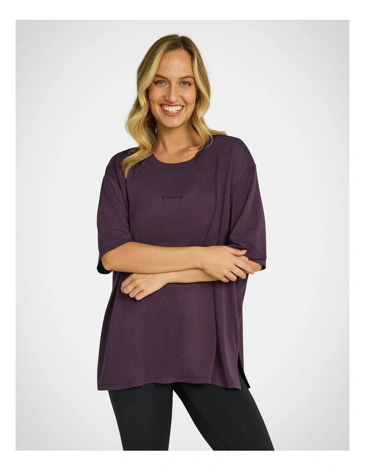 Split Hem Relaxed Boyfriend Tee in Eggplant