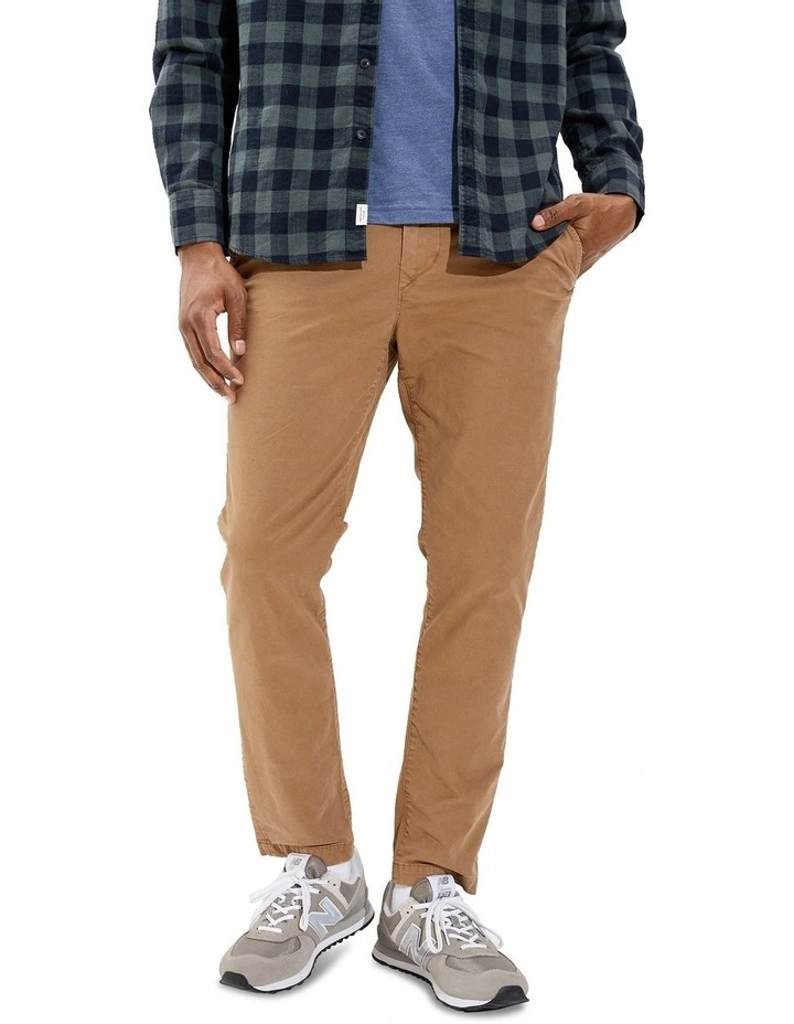 Flex Slim Lived-In Pant in Beige