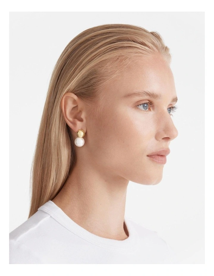 So Smooth Pearl Drop Earrings in Gold