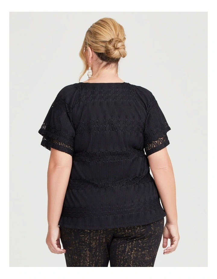Vixen Lace Ruffle Top in Black