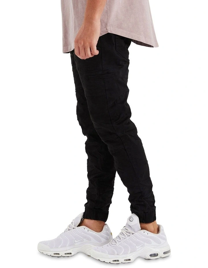 Hawk Fashion Jogger in Jet Black