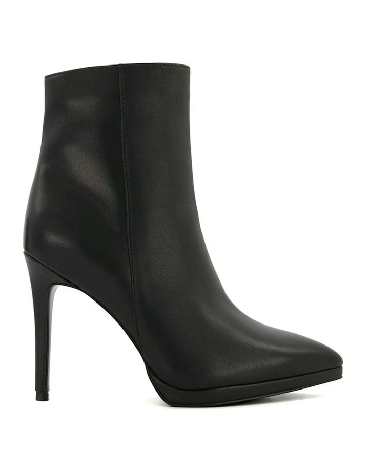 Octavia Boots in Black