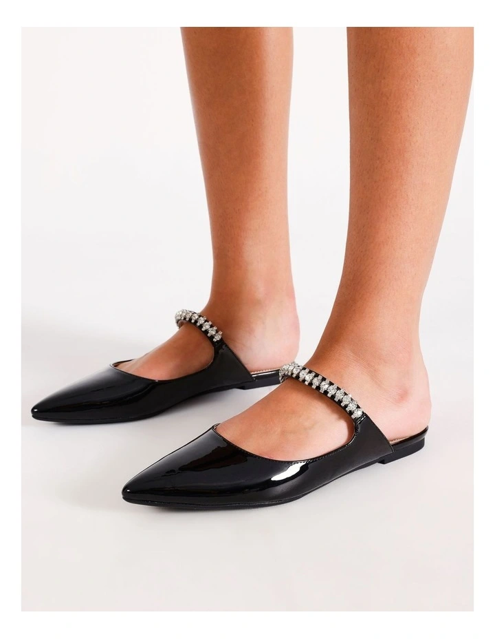 Sofia Flat Shoe in Ivory Black