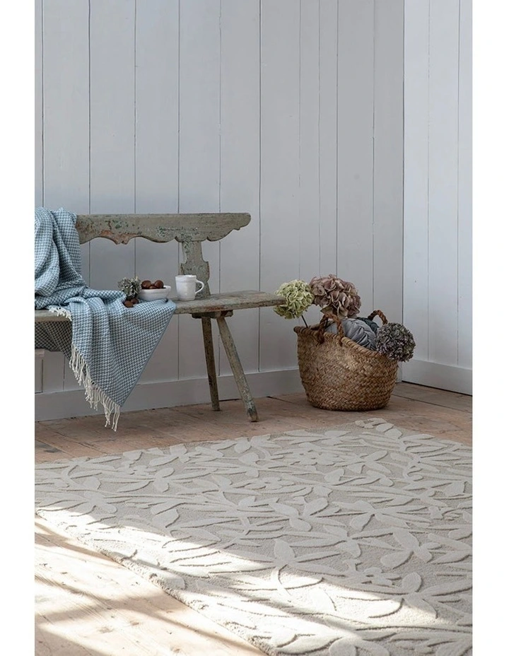 Cleavers Natural Rug in Grey