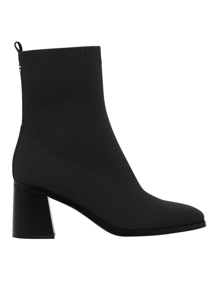 Meren Boots in Black