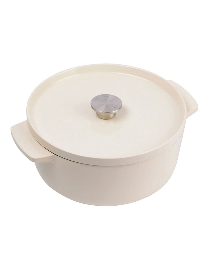 Covered Casserole 26cm/5.2L in Almond Cream