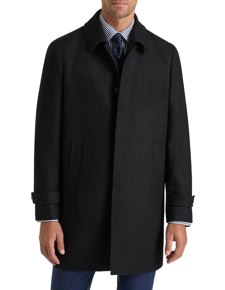 Earl Carcoat in Black