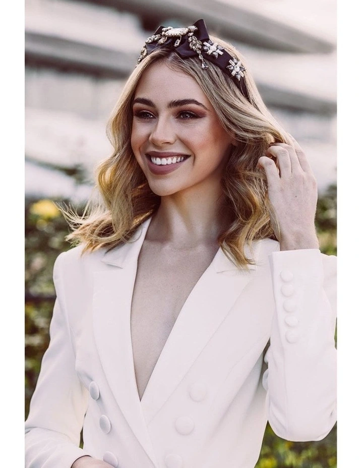 Bridgette Headpiece in Black