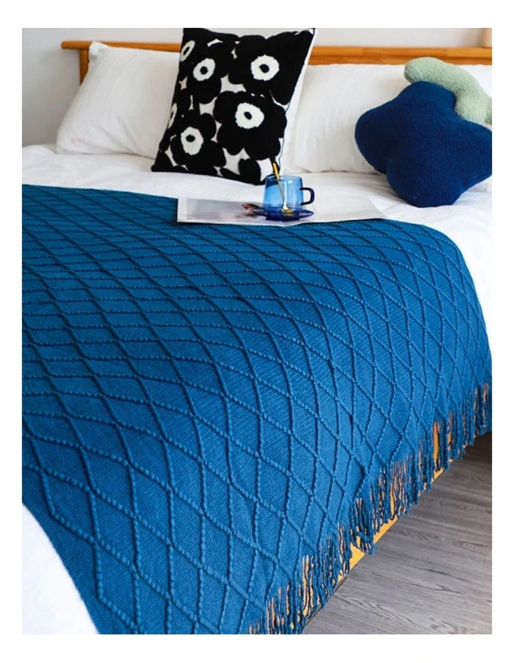 Diamond Pattern Knitted Throw Blanket in Royal Blue