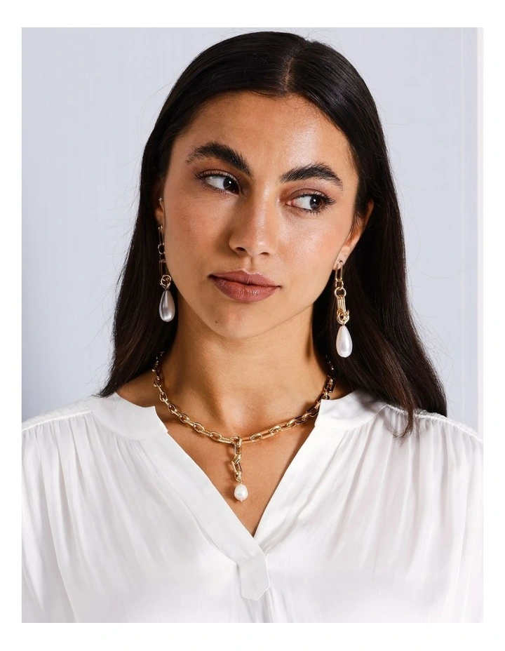 Gold Chain Pearl Drop Necklace in Gold