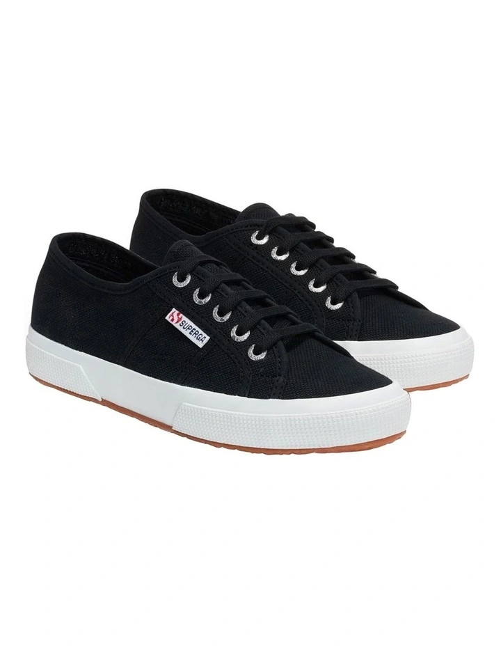 2750 Cotu Classic Sneakers in Black & White