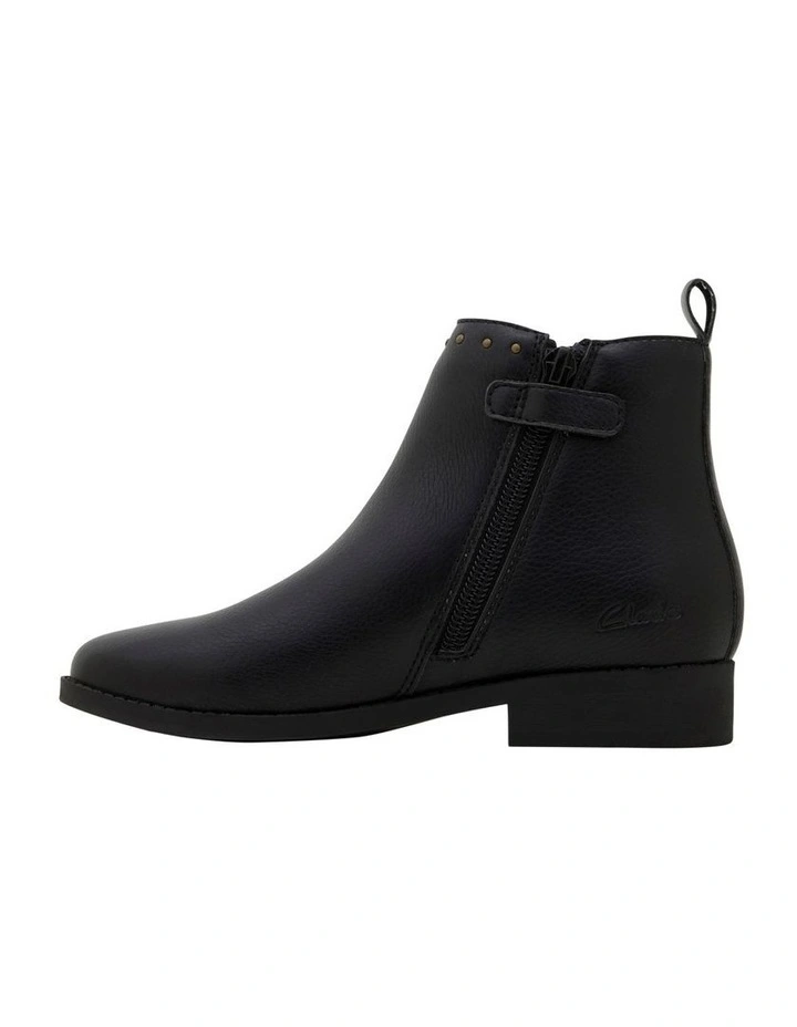Tova Boots in Black