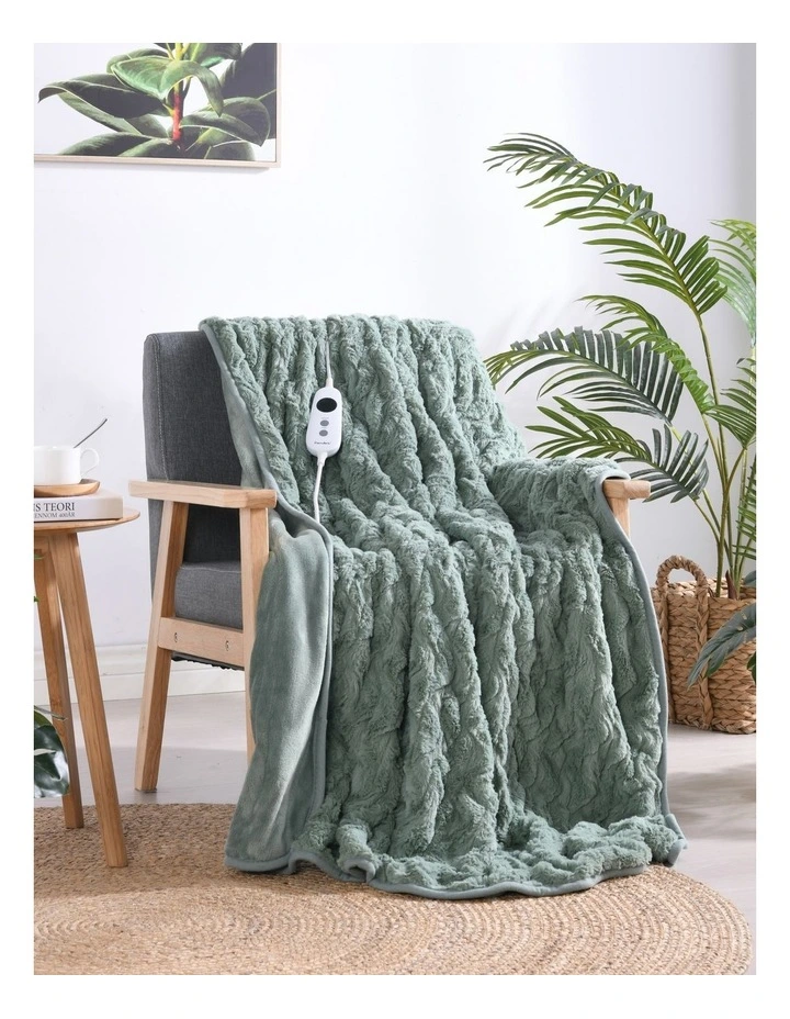 Luxury Faux Fur Heated Throw 200x180cm in Leaf