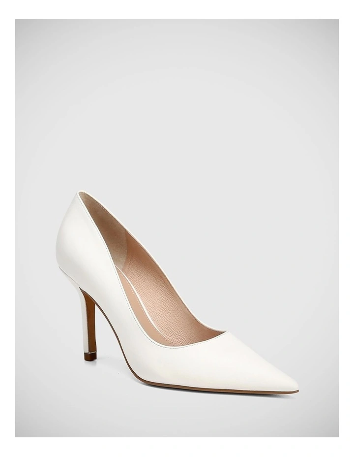Quendra Leather Shoes in White