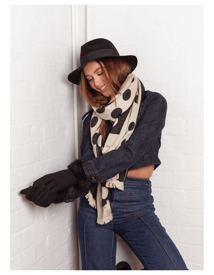 Kynlee Scarf in Black Spot