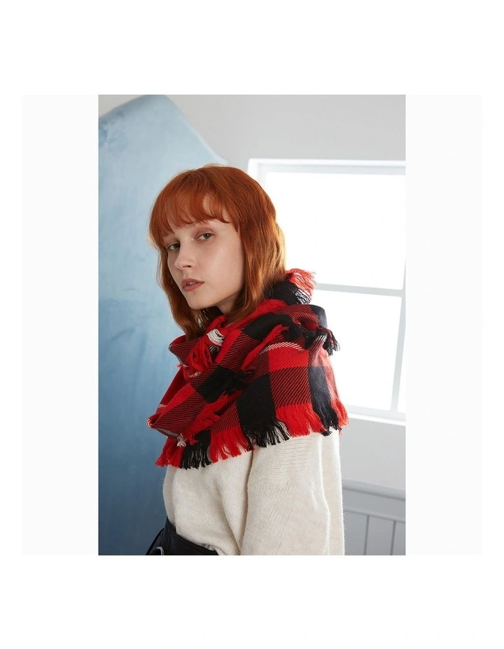 Fringed Check Wool Scarf in Red/Check