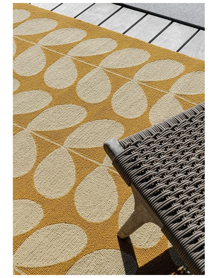 Solid Stem Sunflower Outdoor Rug in Mustard