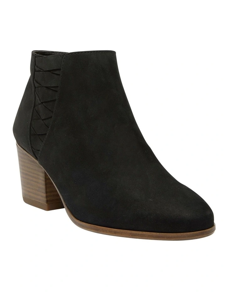 Quarry Leather Boots in Black Nubuck