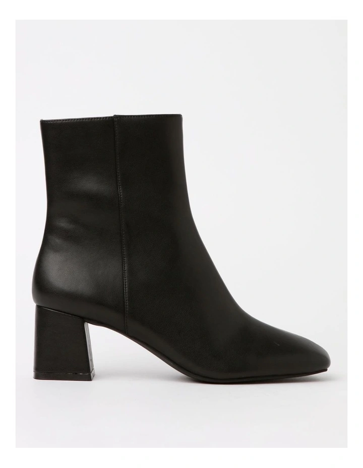 Lauren Boot in Black