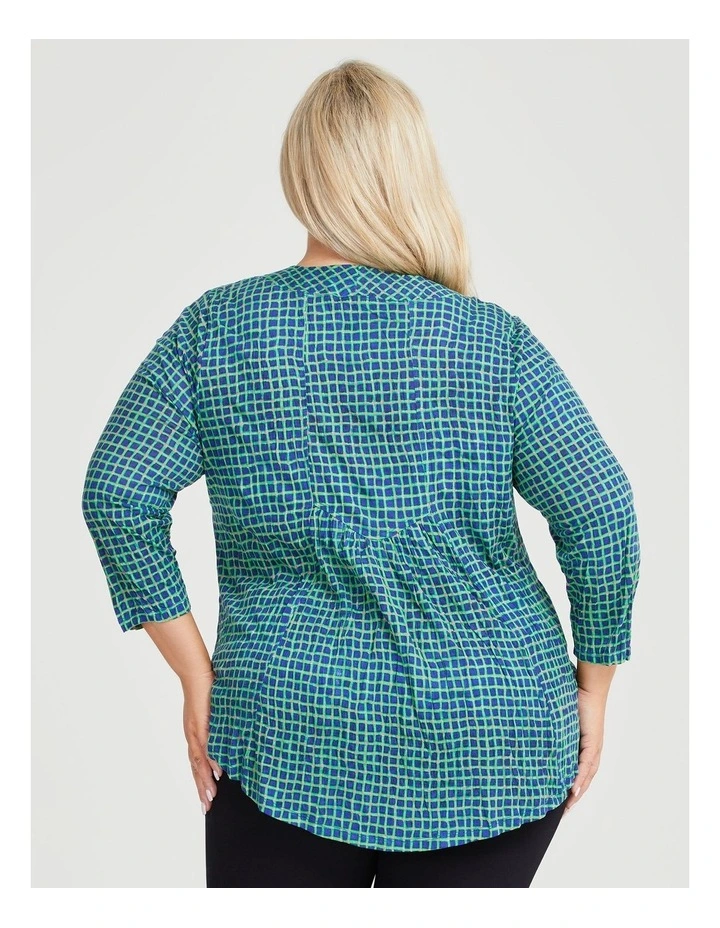 V-neck Bamboo Crush Top in Green Print