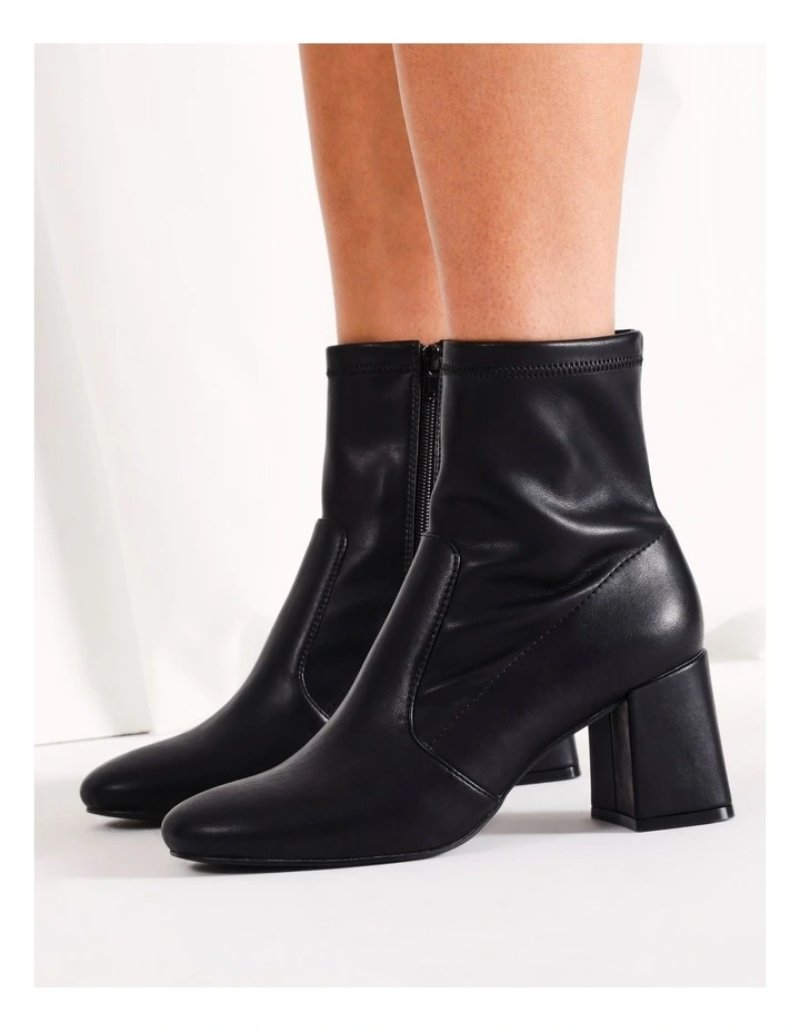 Shyla Boot In Black Smooth