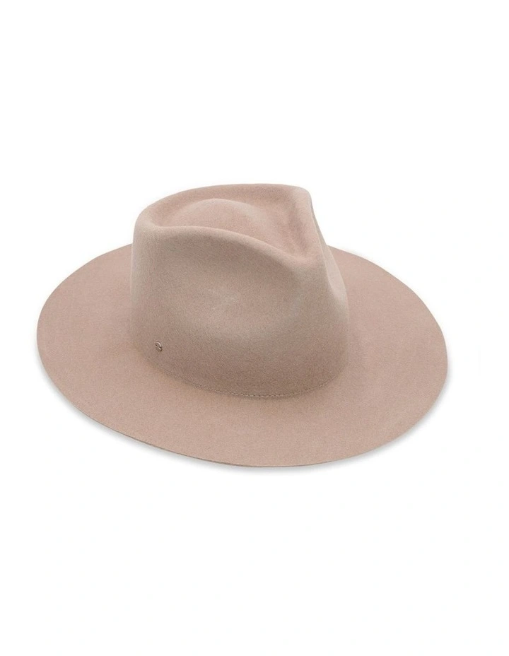 Amie Fedora in Oatmeal