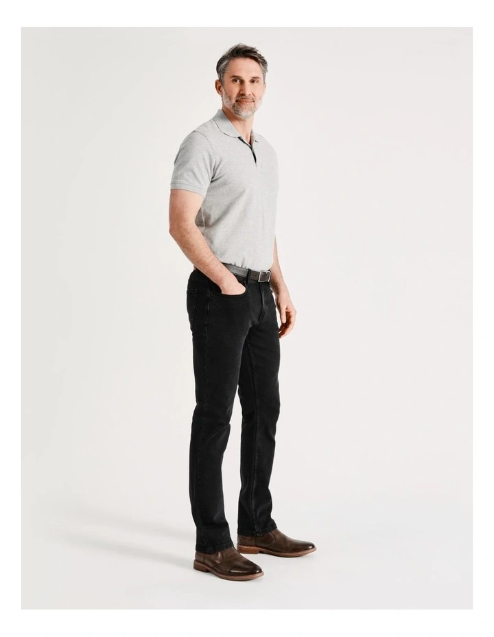 Essential Jeans in Black