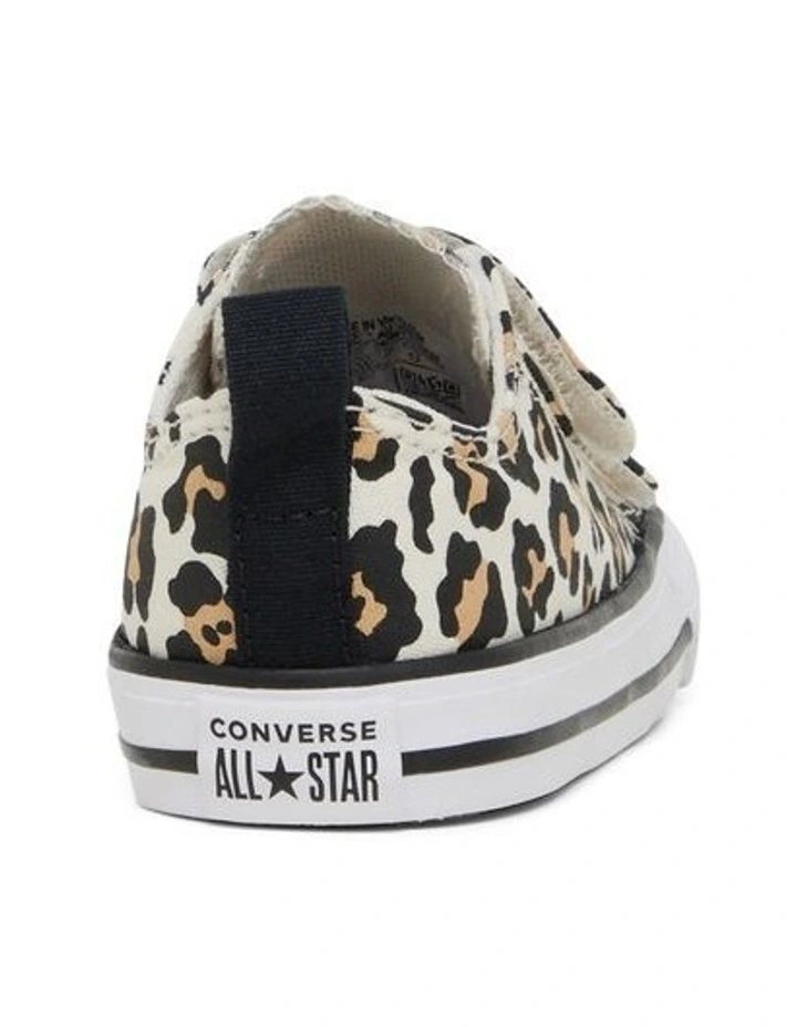 Chuck Taylor All Star 2V Leopard Infant Sneakers in Multi