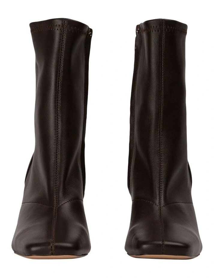Fomo Boots in Chocolate