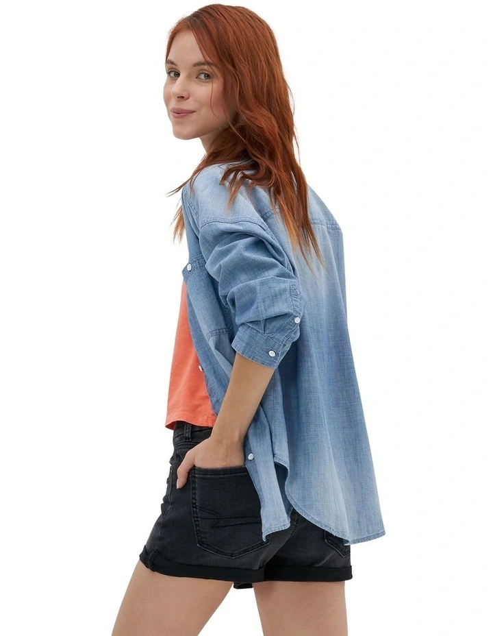 Long-Sleeve Denim Button-Up Shirt in Blue
