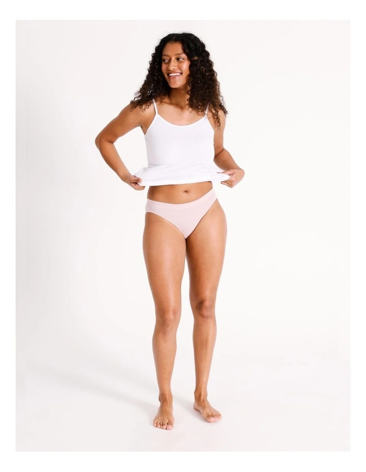 Seamfree Bikini in Beige