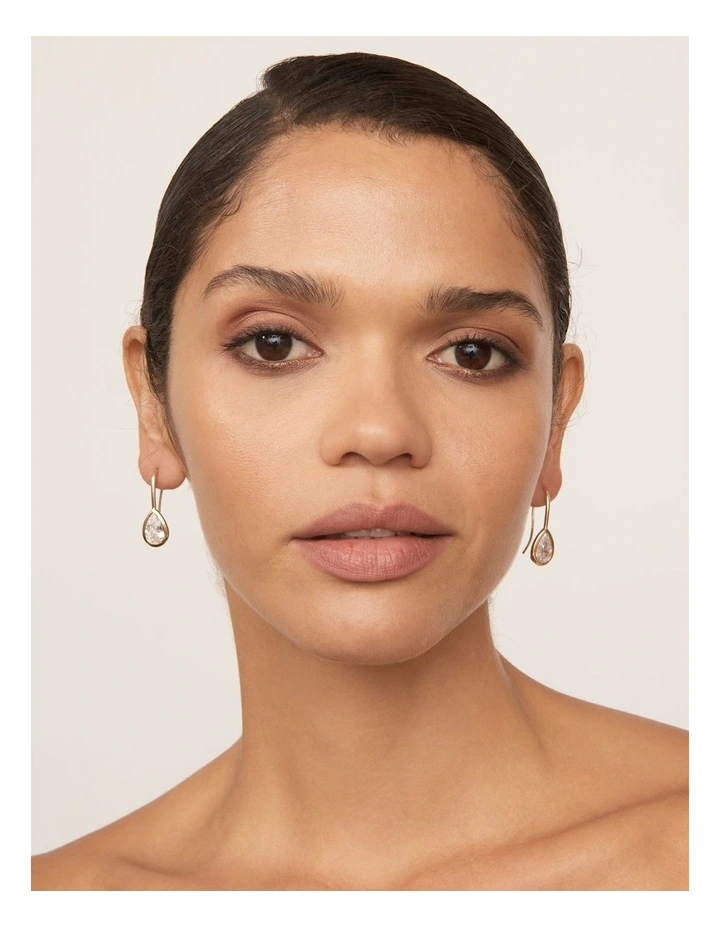 Minimal Teardrop Hook Earring in Gold