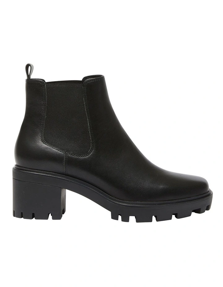 Zelda Leather Boots in Black