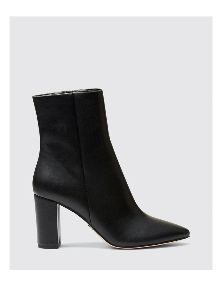 Hollie Boots in Black