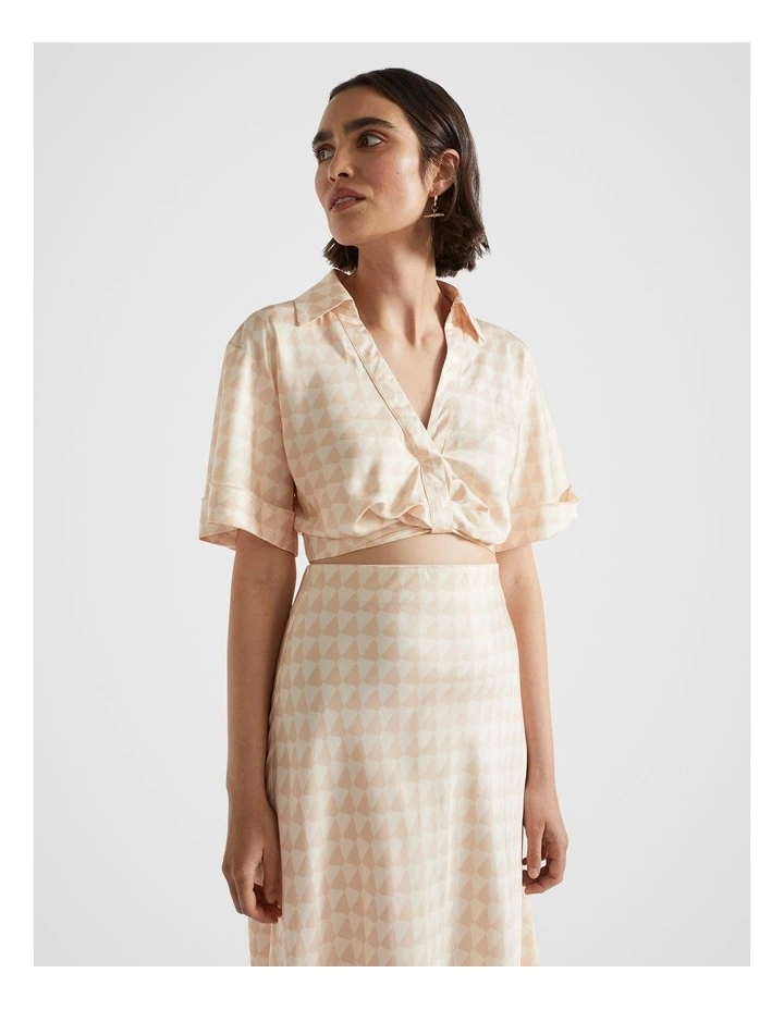 Satin Crop Shirt in Soft Wheat Geometric