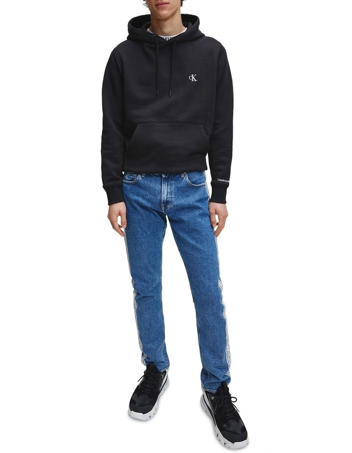 Essential Regular Hoodie in Black