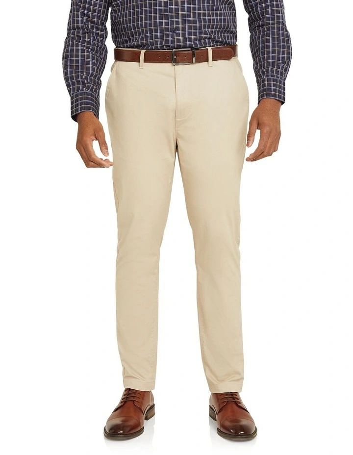 Chester Relaxed Tapered Chino Pant in Sand