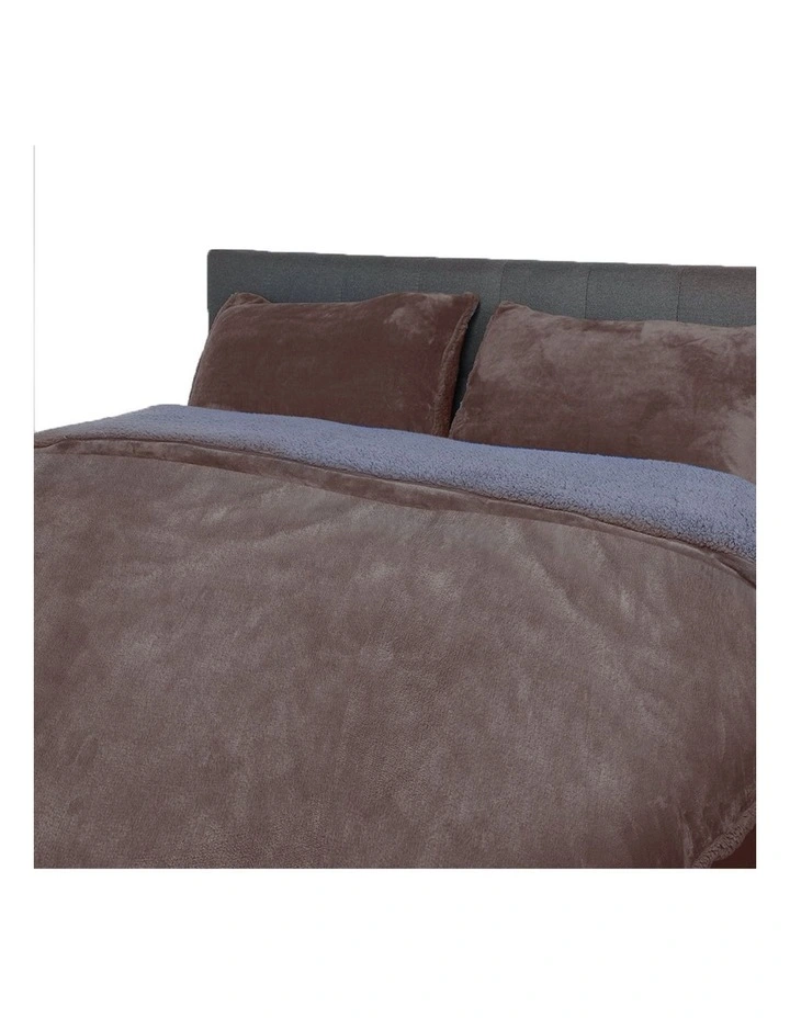 Two-sided Flannel Bedding King Size With Pillowcase Quilt Cover in Taupe