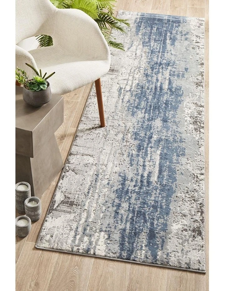 Kendra Roxana Distressed Timeless Runner Rug In Multi